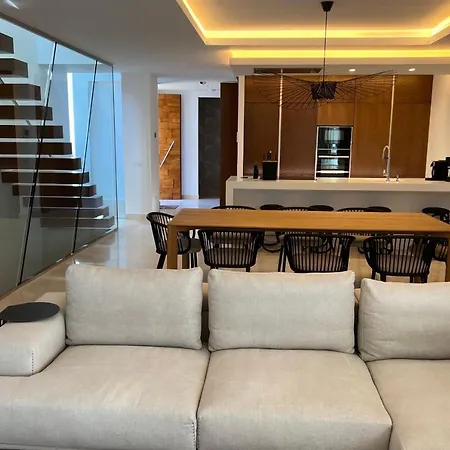 Fusion - Spectacular House For 10 People