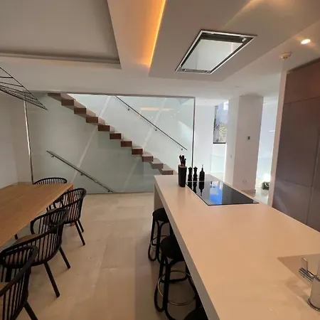 Fusion - Spectacular House For 10 People Estepona
