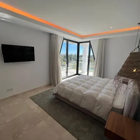 Fusion - Spectacular House For 10 People Villa