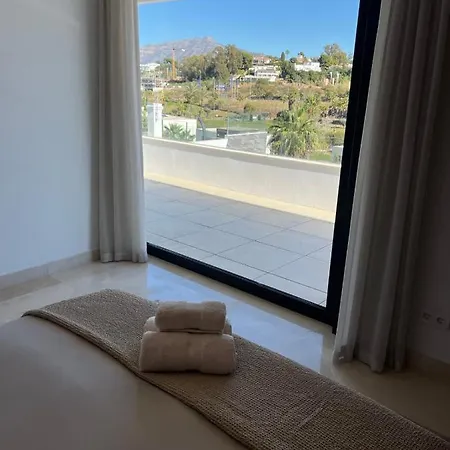 Villa Fusion - Spectacular House For 10 People Estepona