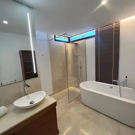 Fusion - Spectacular House For 10 People