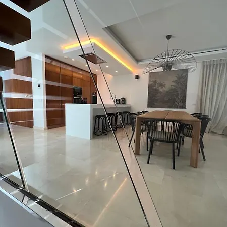 Fusion - Spectacular House For 10 People Estepona