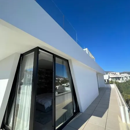 Villa Fusion - Spectacular House For 10 People Estepona